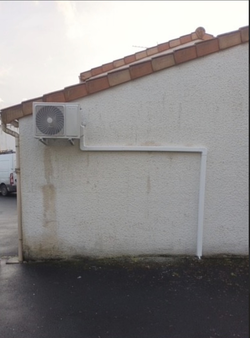 Unité extérieure PAC Air-Air — M. et Mme Lefèvre