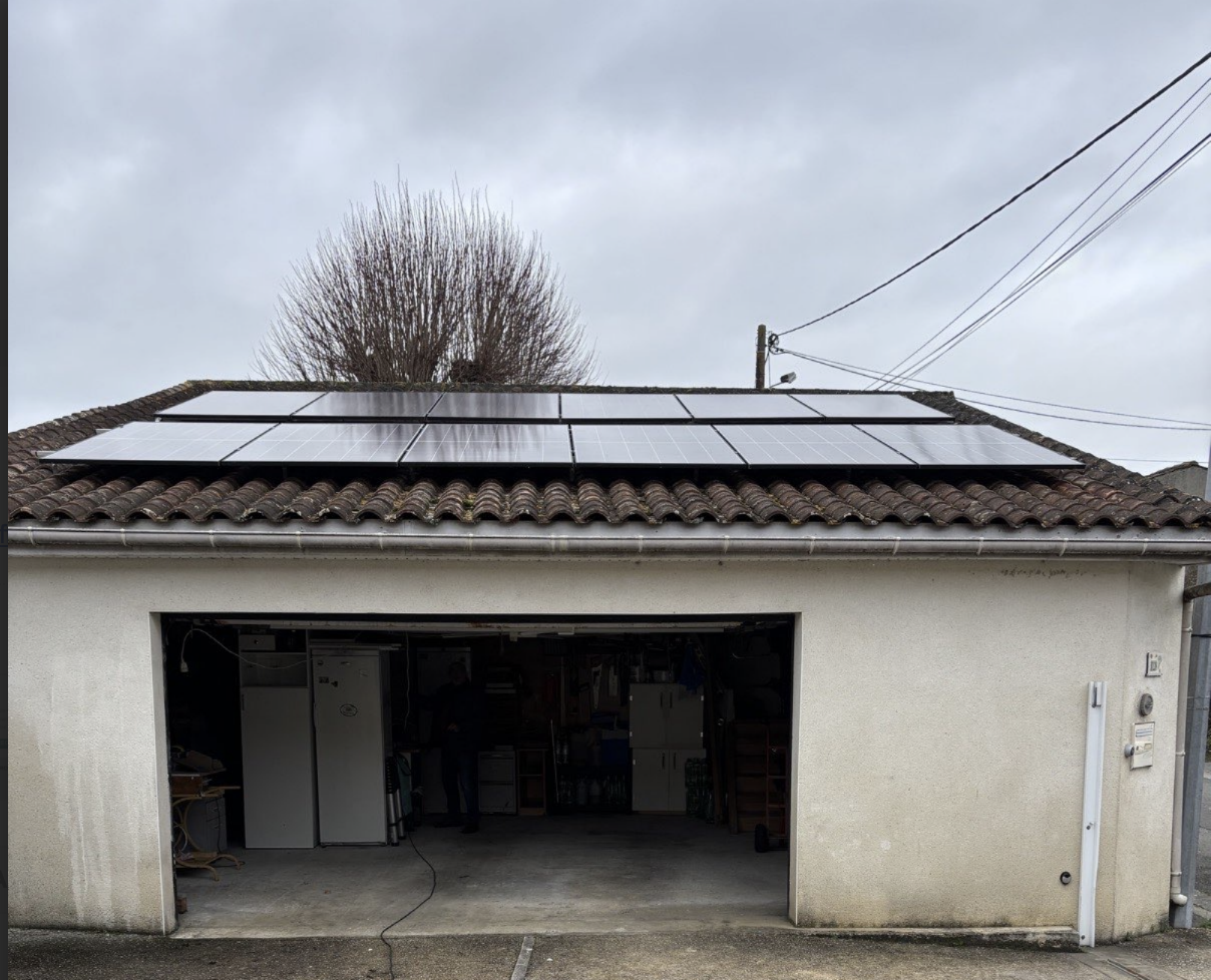 Installation panneaux solaires photovoltaïques sur toiture — Famille Baret — ODS Courtage