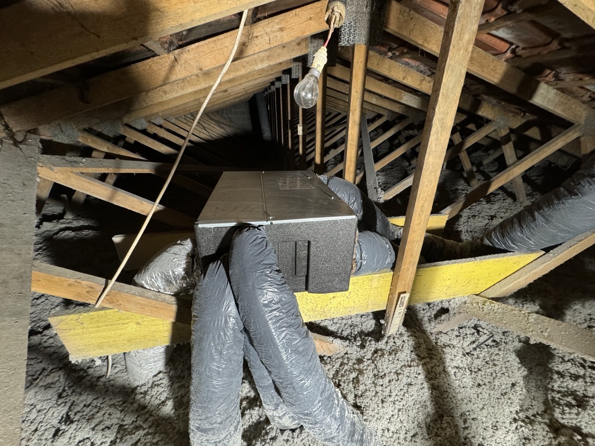 VMC double flux installée dans combles — récupération chaleur 90% — réalisation ODS Courtage